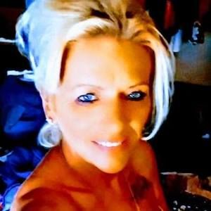 Meet your Posher, Deanna williams